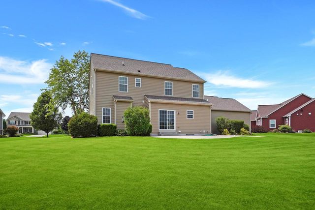 W348N5840 Snapdragon COURT, Oconomowoc, WI 53066