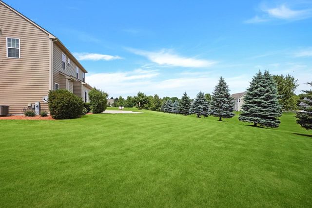 W348N5840 Snapdragon COURT, Oconomowoc, WI 53066