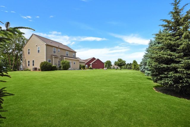 W348N5840 Snapdragon COURT, Oconomowoc, WI 53066