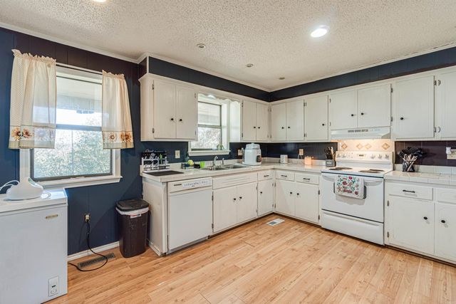 25 Fred Lane, Conway, AR 72032