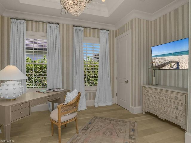 580 15th AVE S, Naples, FL 34102
