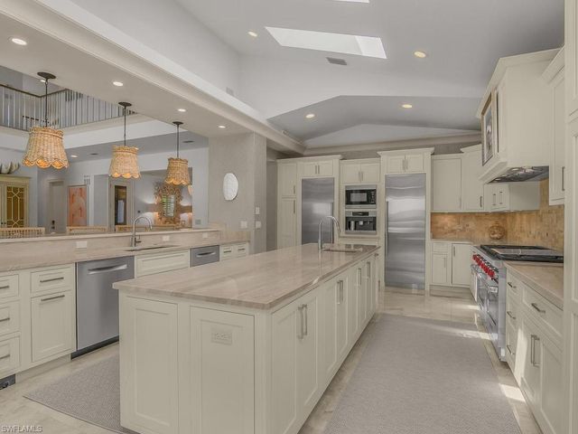 580 15th AVE S, Naples, FL 34102