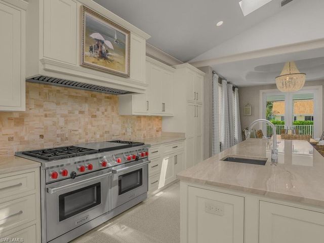 580 15th AVE S, Naples, FL 34102