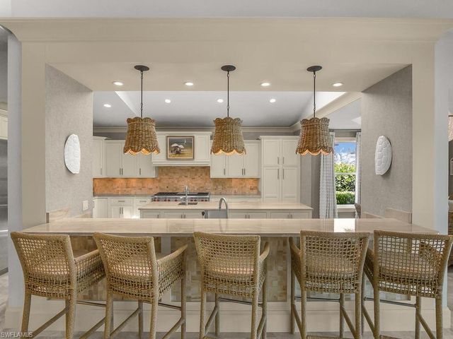 580 15th AVE S, Naples, FL 34102