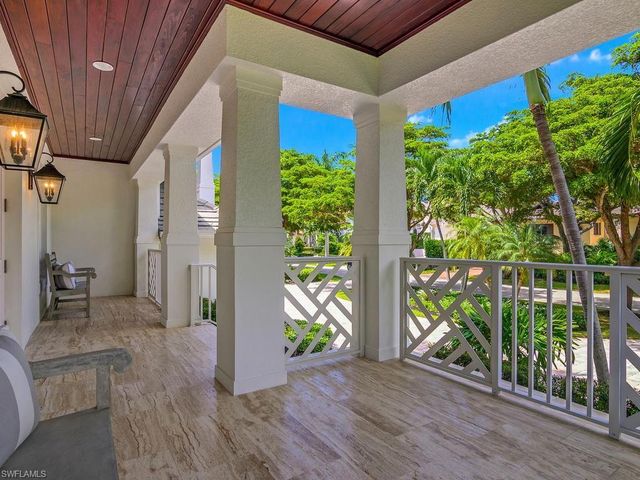 580 15th AVE S, Naples, FL 34102