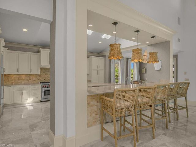 580 15th AVE S, Naples, FL 34102