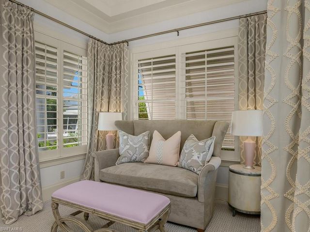 580 15th AVE S, Naples, FL 34102