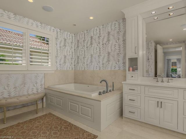 580 15th AVE S, Naples, FL 34102