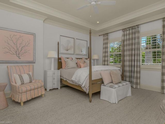 580 15th AVE S, Naples, FL 34102