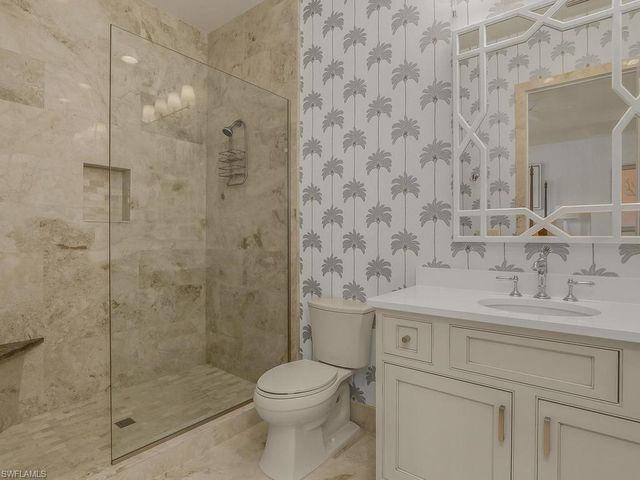 580 15th AVE S, Naples, FL 34102