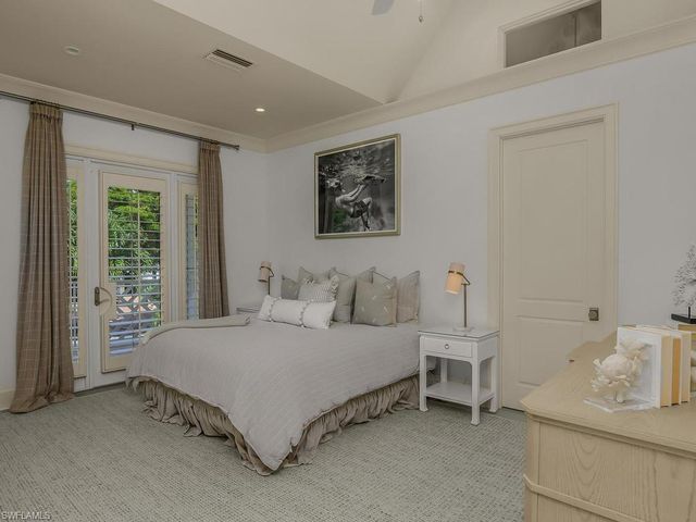 580 15th AVE S, Naples, FL 34102