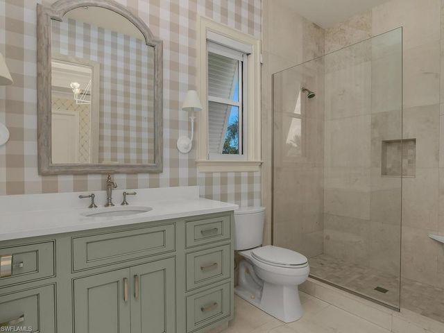 580 15th AVE S, Naples, FL 34102