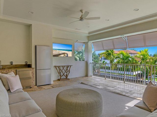 580 15th AVE S, Naples, FL 34102