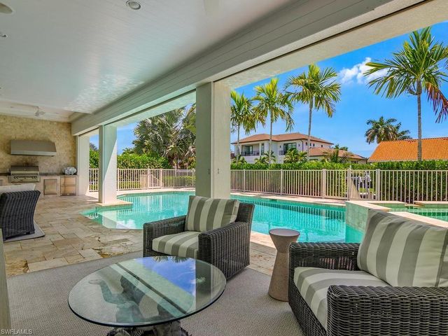 580 15th AVE S, Naples, FL 34102