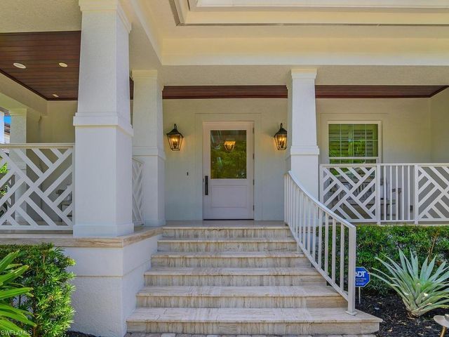 580 15th AVE S, Naples, FL 34102