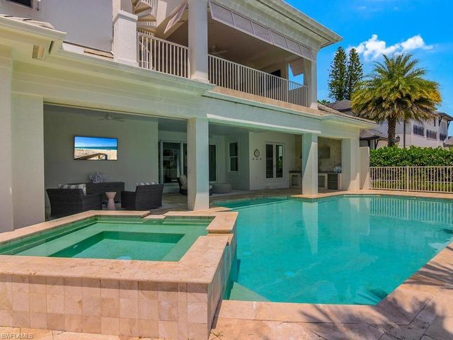 580 15th AVE S, Naples, FL 34102