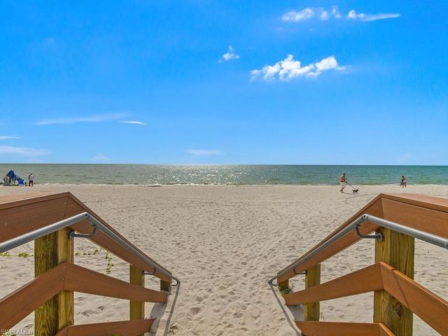 580 15th AVE S, Naples, FL 34102