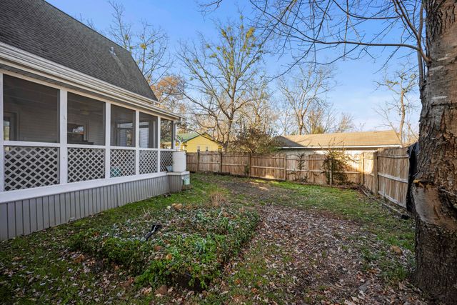 104 Center Court, Berea, KY 40403