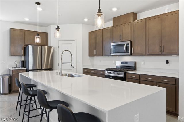 10170 Canyon Mantle Street, Las Vegas, NV 89166