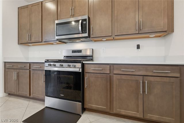 10170 Canyon Mantle Street, Las Vegas, NV 89166
