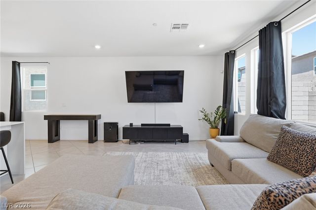 10170 Canyon Mantle Street, Las Vegas, NV 89166