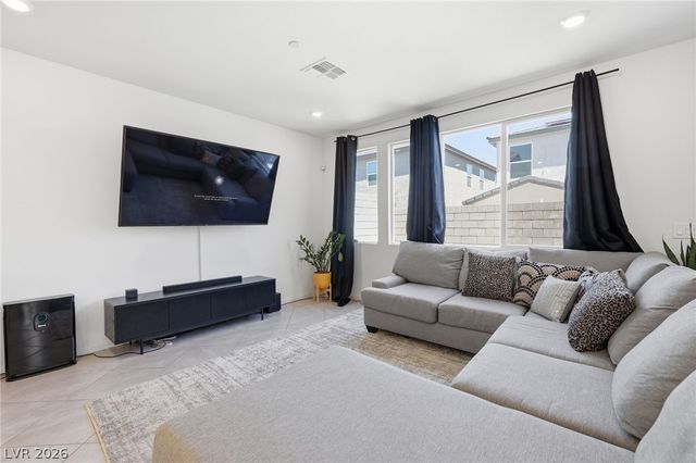 10170 Canyon Mantle Street, Las Vegas, NV 89166