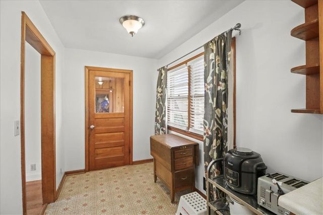 2105 SW Walnut Street, Blue Springs, MO 64015