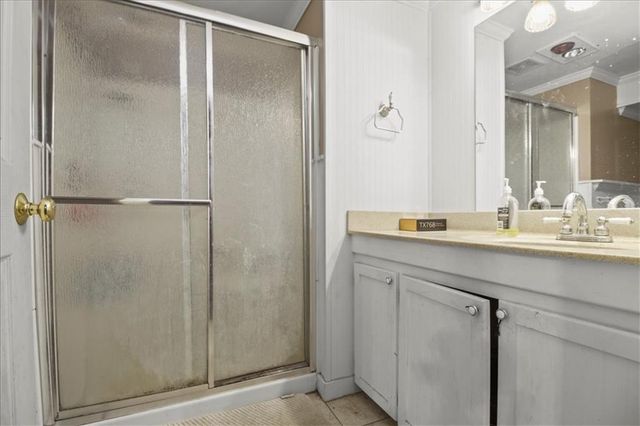 2105 SW Walnut Street, Blue Springs, MO 64015