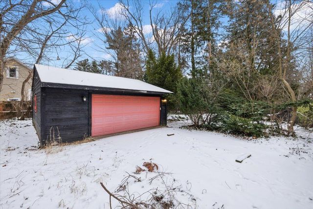 735 Renshaw Avenue, Clawson, MI 48017