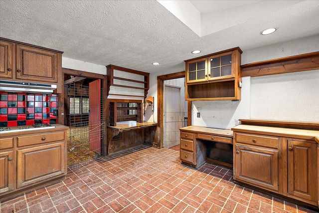 735 Renshaw Avenue, Clawson, MI 48017