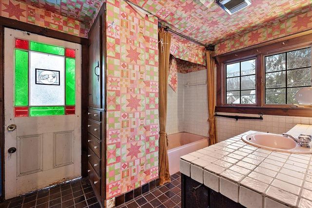 735 Renshaw Avenue, Clawson, MI 48017