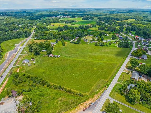 5398 Reidsville Road, Walkertown, NC 27051