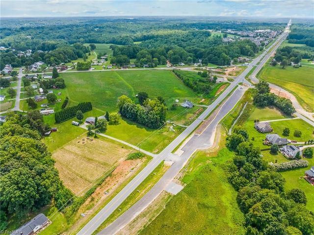 5398 Reidsville Road, Walkertown, NC 27051
