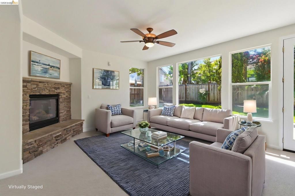 Image 12 of property listing at 1050 Overland Place, Vacaville, CA 95687