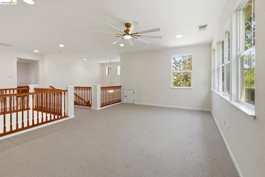 Image 18 of property listing at 1050 Overland Place, Vacaville, CA 95687