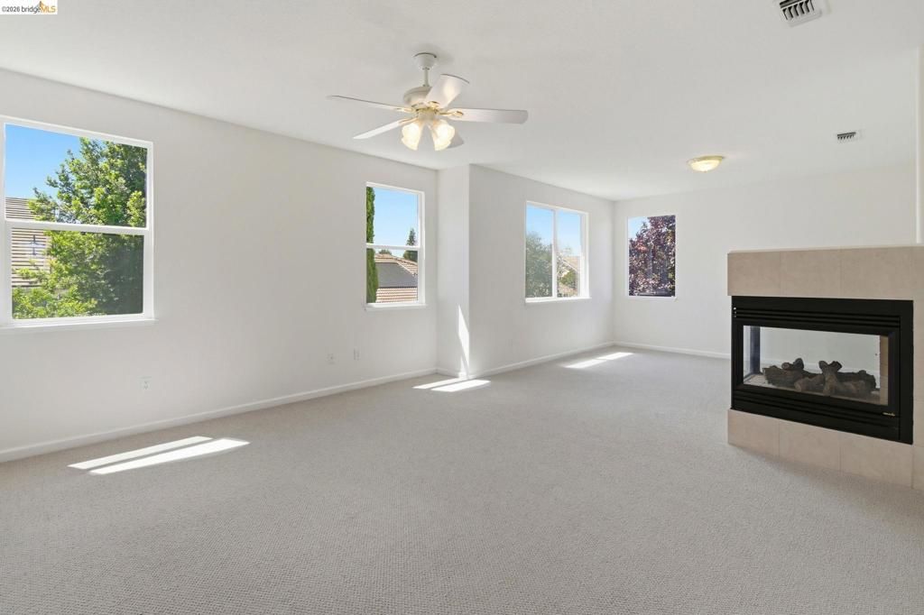 Image 24 of property listing at 1050 Overland Place, Vacaville, CA 95687