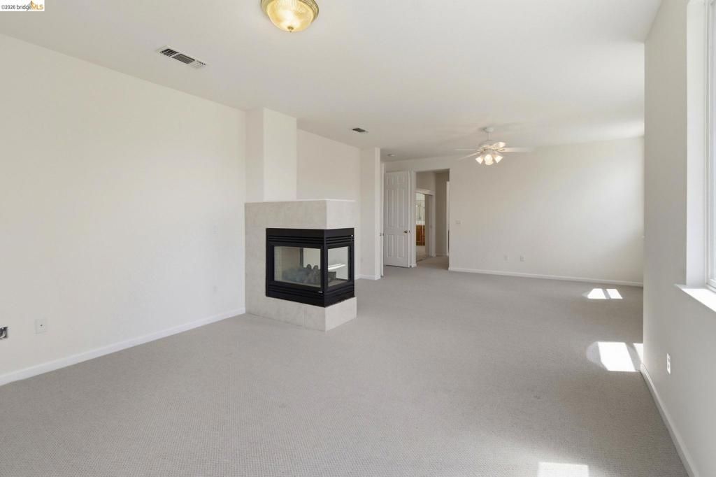 Image 25 of property listing at 1050 Overland Place, Vacaville, CA 95687