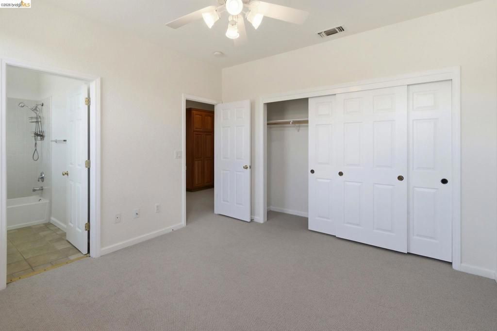 Image 28 of property listing at 1050 Overland Place, Vacaville, CA 95687