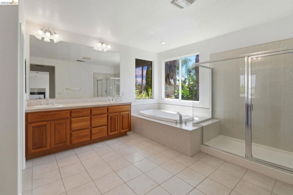 Image 38 of property listing at 1050 Overland Place, Vacaville, CA 95687