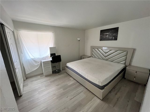 4961 River Glen Drive 28, Las Vegas, NV 89103