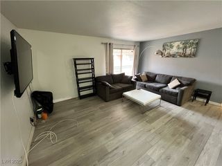 4961 River Glen Drive 28, Las Vegas, NV 89103