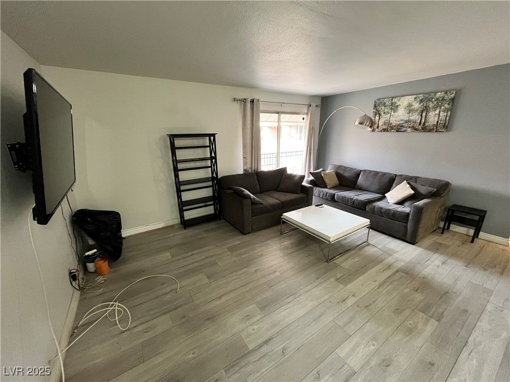 4961 River Glen Drive 28, Las Vegas, NV 89103