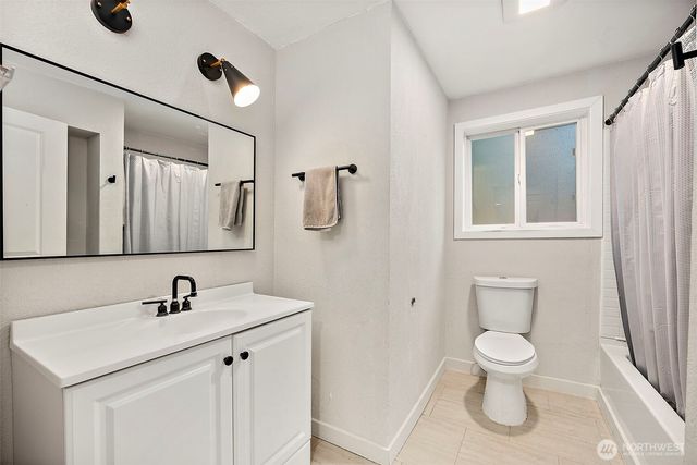 2949 S Bay Road NE, Olympia, WA 98506