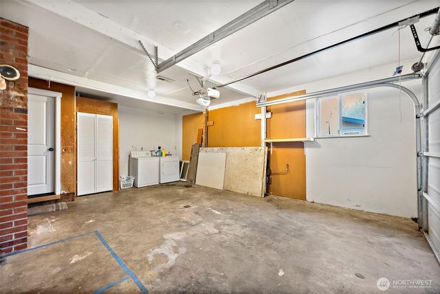 2949 S Bay Road NE, Olympia, WA 98506