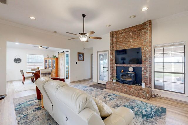 1401 Vz County Road 3411, Wills Point, TX 75169