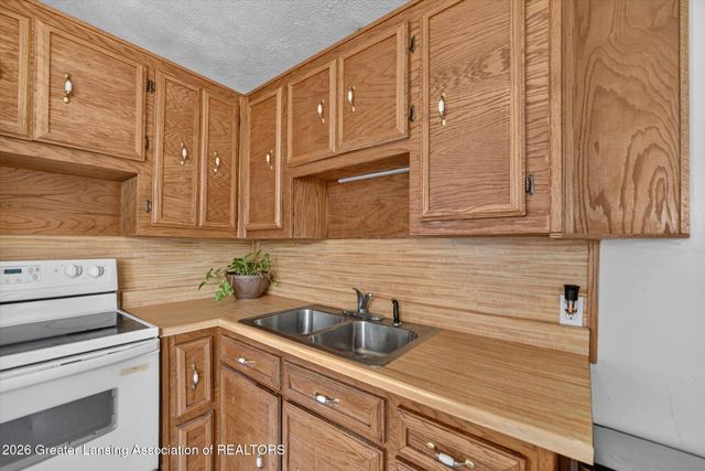 925 Holten Street, Lansing, MI 48915