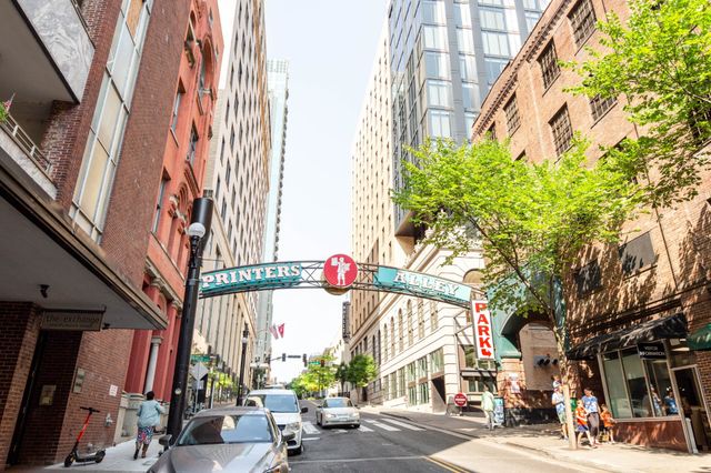 305 Church St Apt 306, Nashville, TN 37201