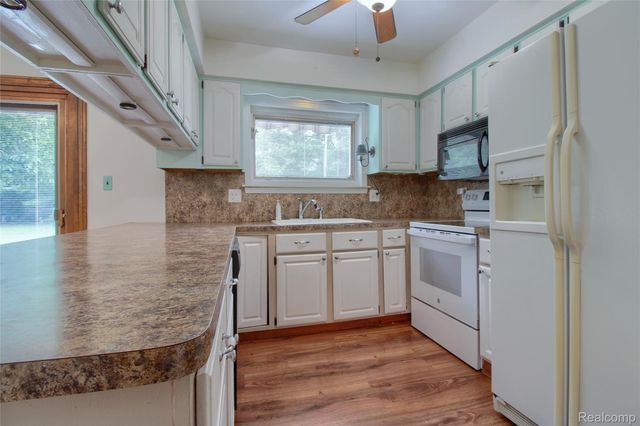 8695 Stout Avenue, Grosse Ile Township, MI 48138
