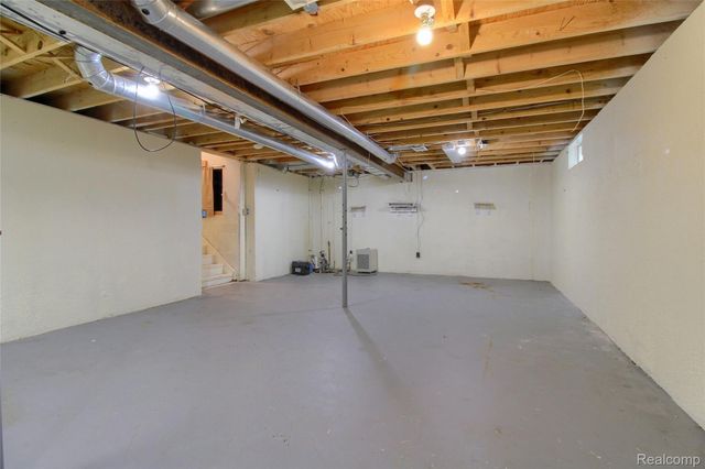 8695 Stout Avenue, Grosse Ile Township, MI 48138