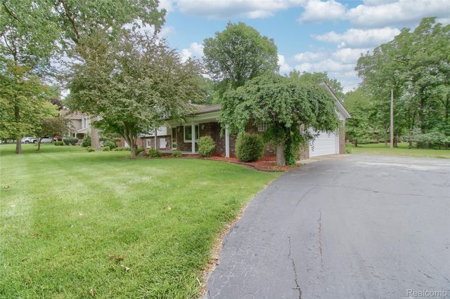 8695 Stout Avenue, Grosse Ile Township, MI 48138